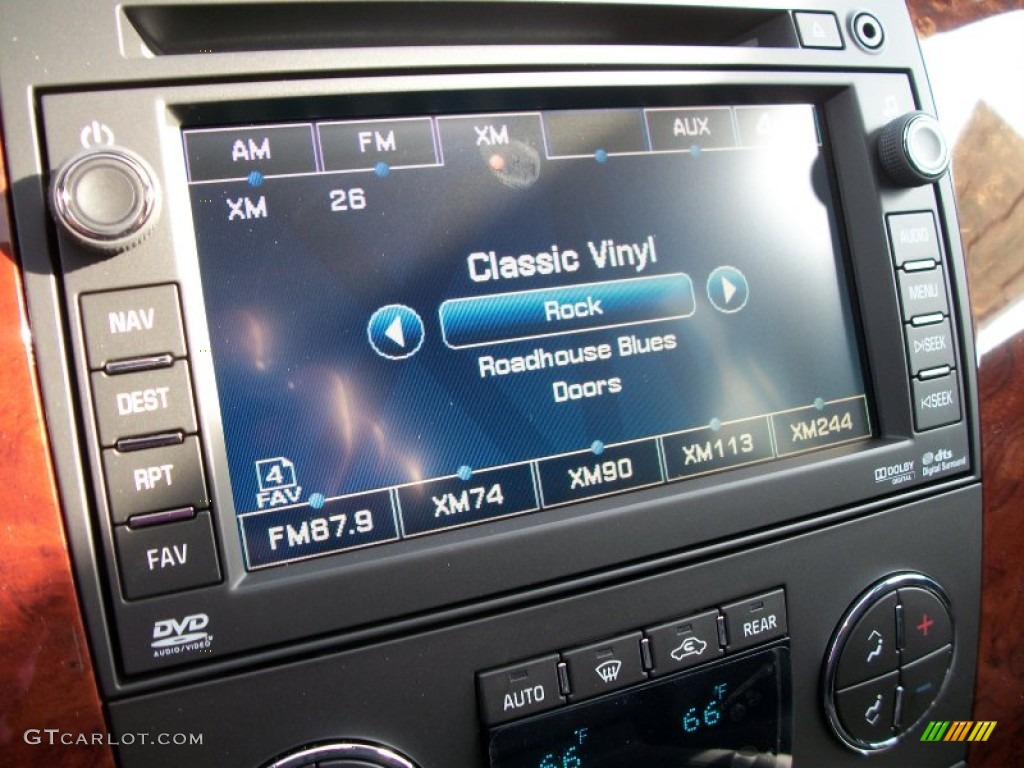 2011 Chevrolet Suburban 2500 LT 4x4 Audio System Photos