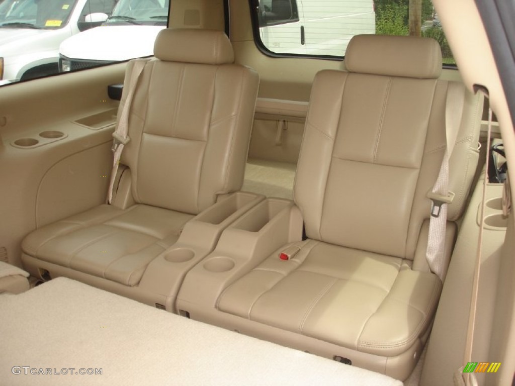Light Cashmere/Ebony Interior 2007 Chevrolet Suburban 1500 LT 4x4 Photo #53088572