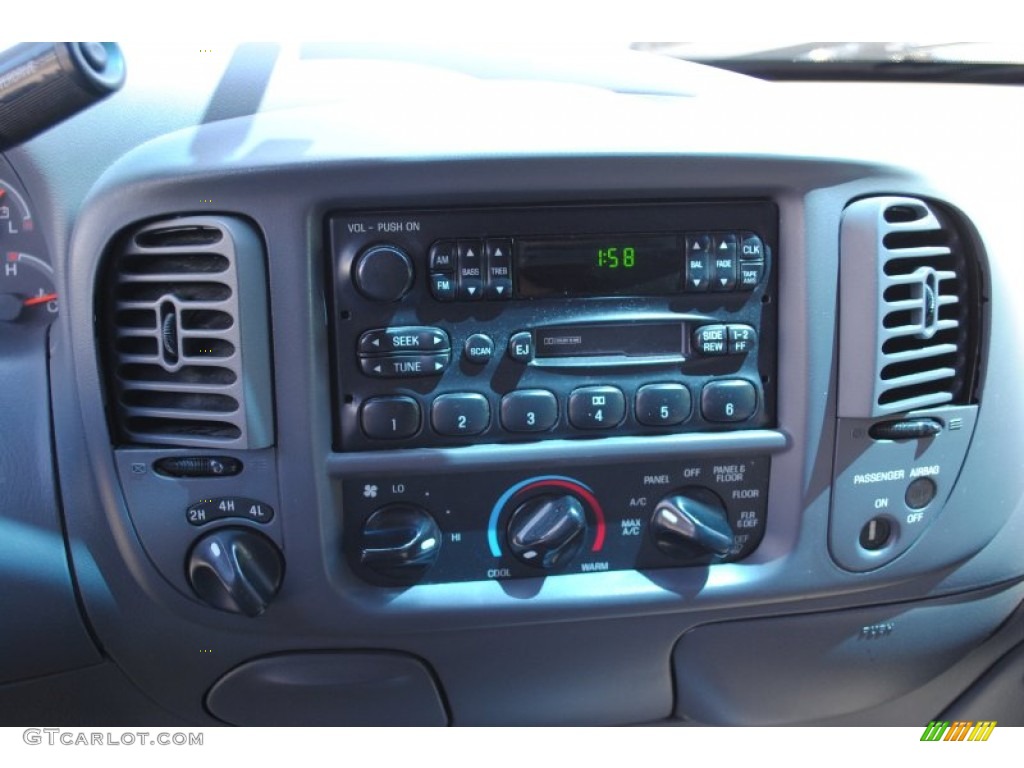 2002 Ford F150 FX4 SuperCab 4x4 Audio System Photo #53089140