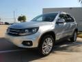 Reflex Silver Metallic - Tiguan SE Photo No. 3