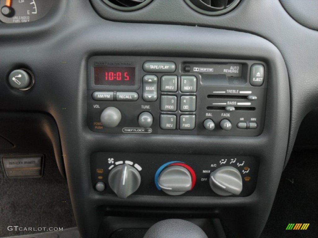 1997 Pontiac Grand Am SE Sedan Controls Photo #53096186