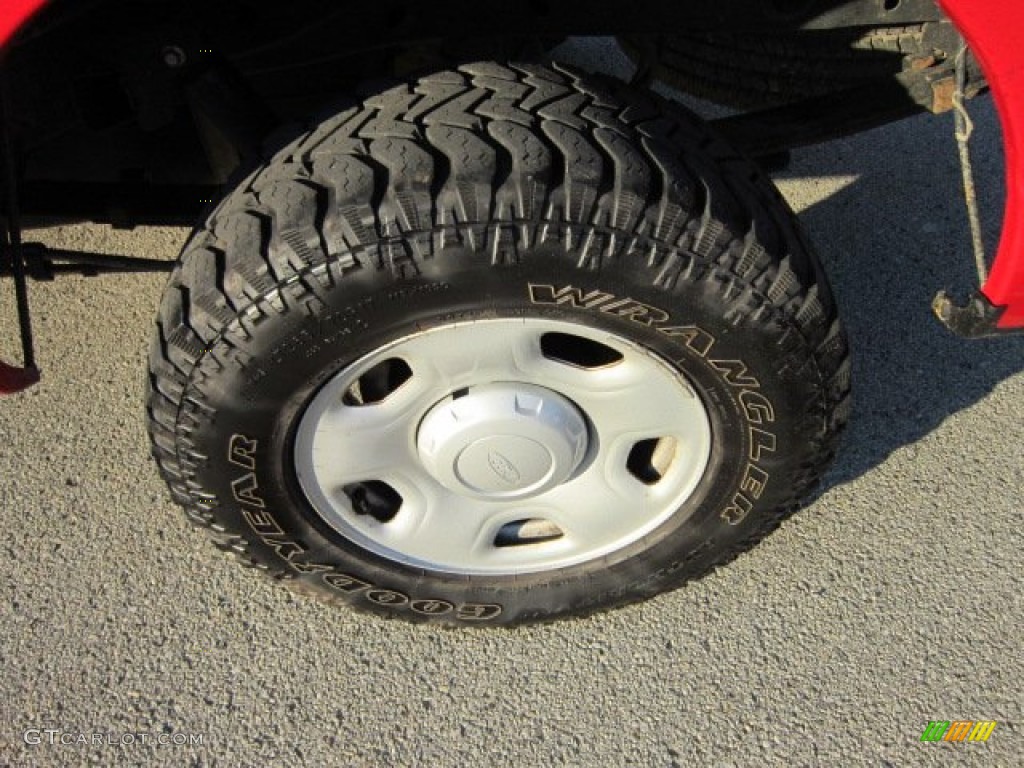 2007 F150 XL Regular Cab 4x4 - Bright Red / Medium Flint photo #20