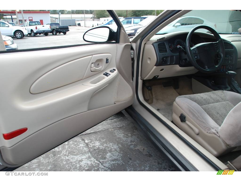 2001 Chevrolet Monte Carlo LS Neutral Beige Door Panel Photo #53099939