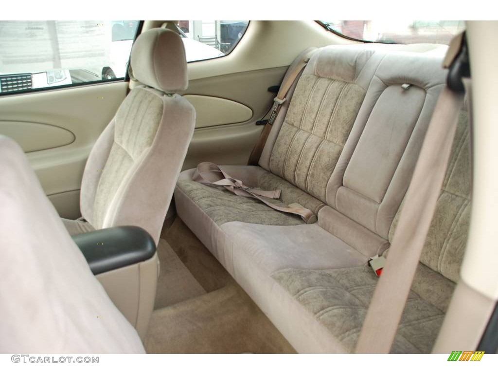 Neutral Beige Interior 2001 Chevrolet Monte Carlo LS Photo #53100059