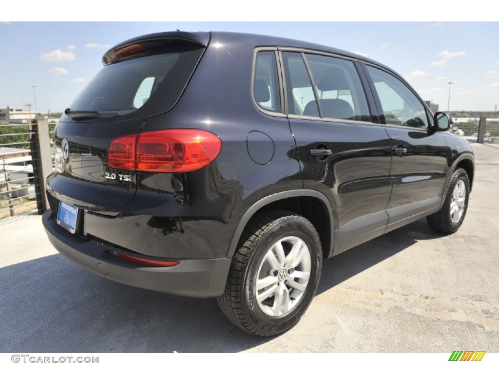2012 Tiguan SE - Deep Black Metallic / Black photo #5