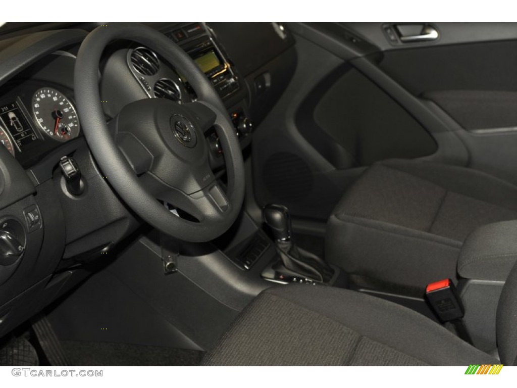 2012 Tiguan SE - Deep Black Metallic / Black photo #9