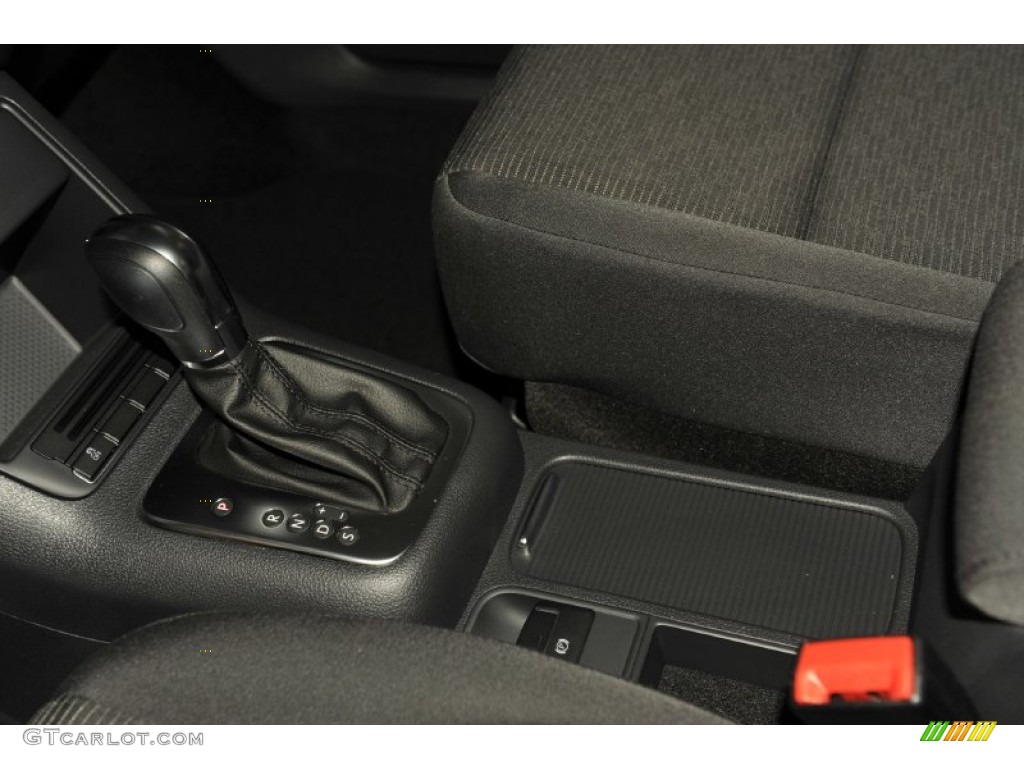 2012 Tiguan SE - Deep Black Metallic / Black photo #12