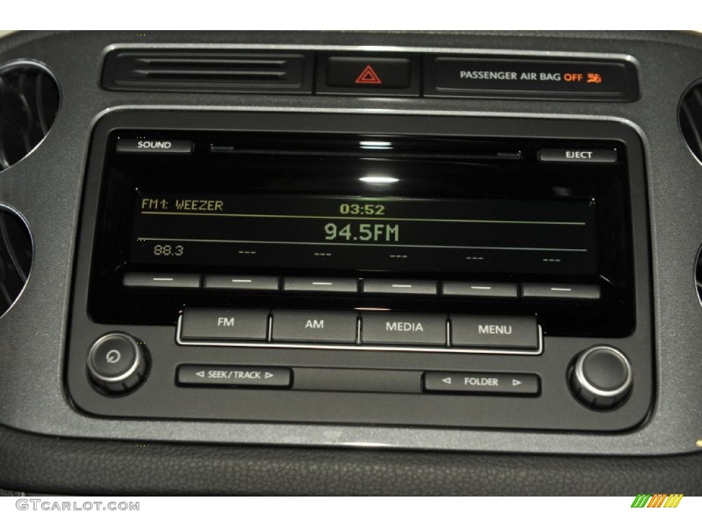 2012 Tiguan SE - Deep Black Metallic / Black photo #17