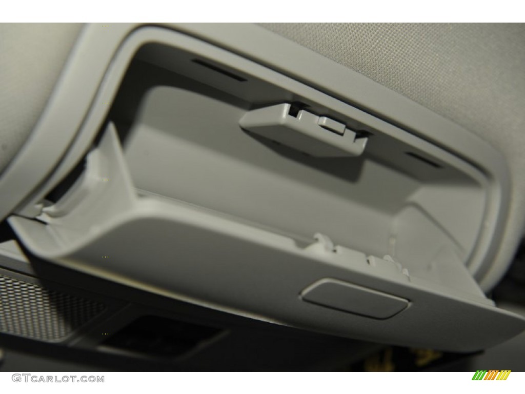 2012 Tiguan SE - Deep Black Metallic / Black photo #18