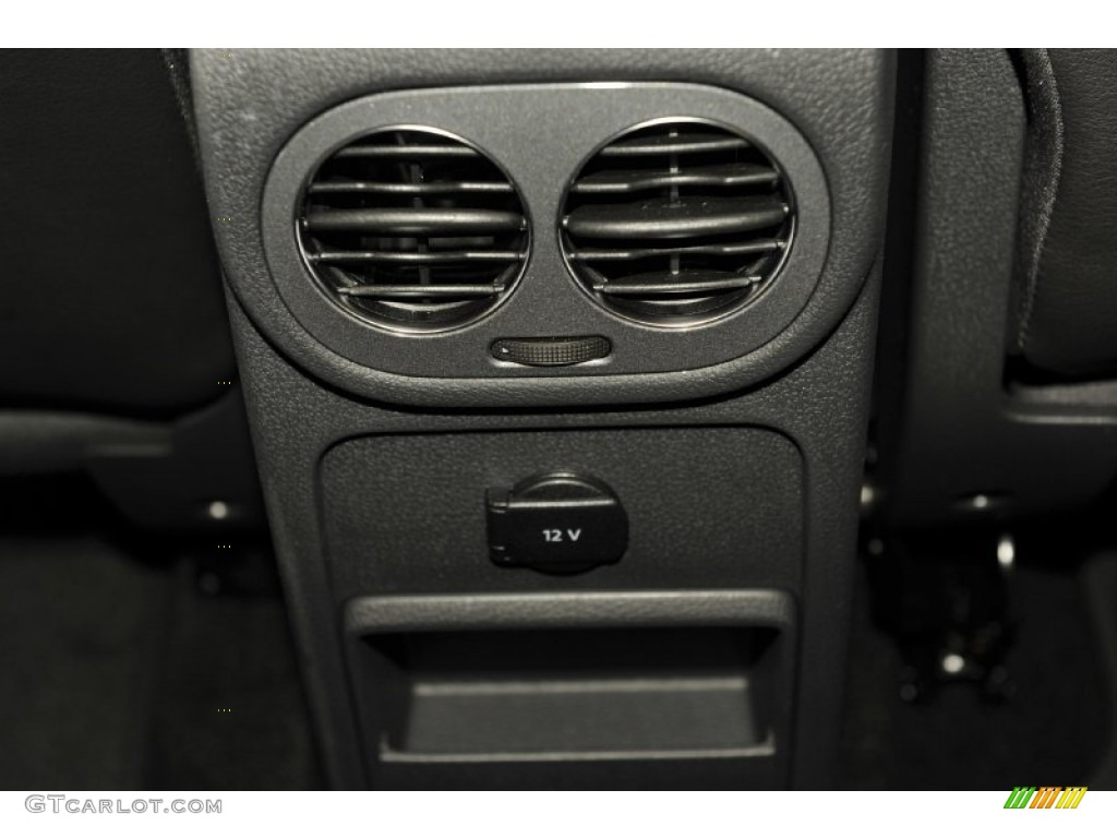 2012 Tiguan SE - Deep Black Metallic / Black photo #25