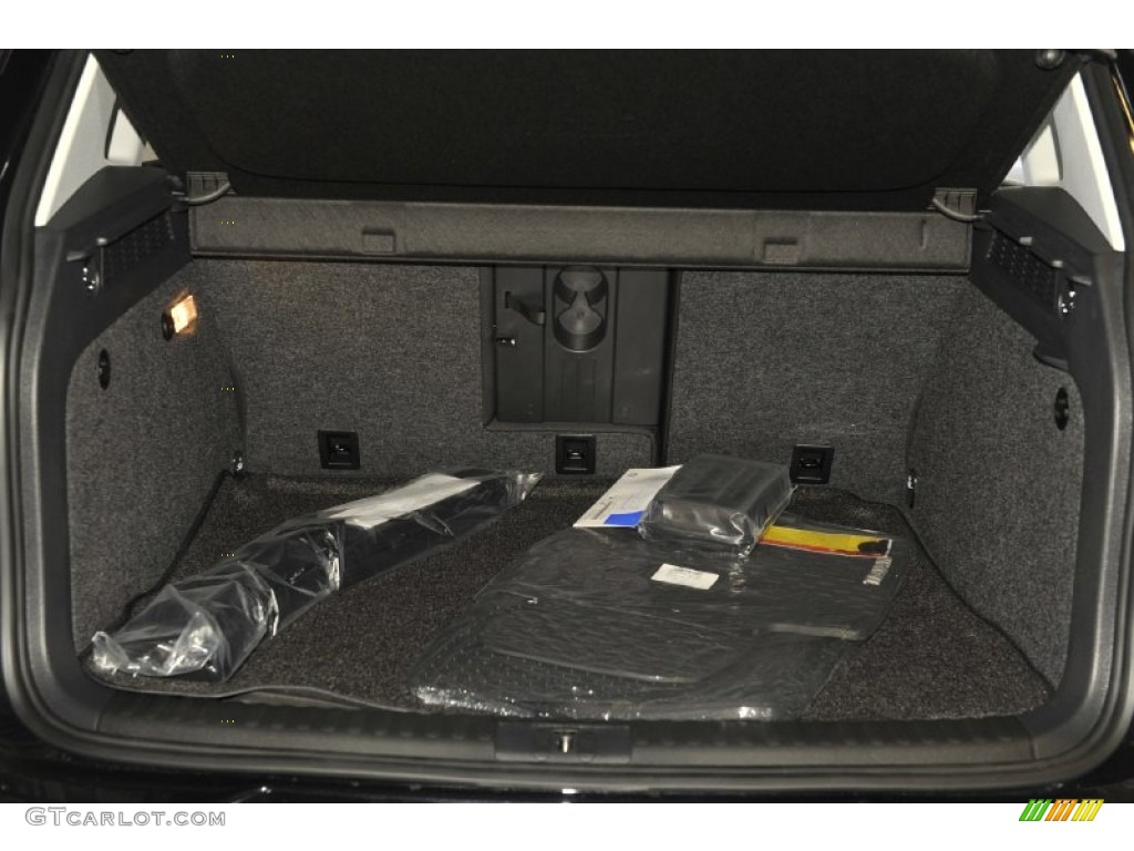 2012 Tiguan SE - Deep Black Metallic / Black photo #28