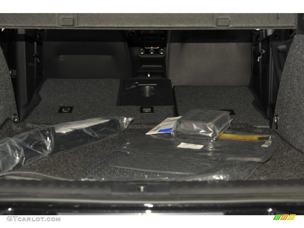 2012 Tiguan SE - Deep Black Metallic / Black photo #29
