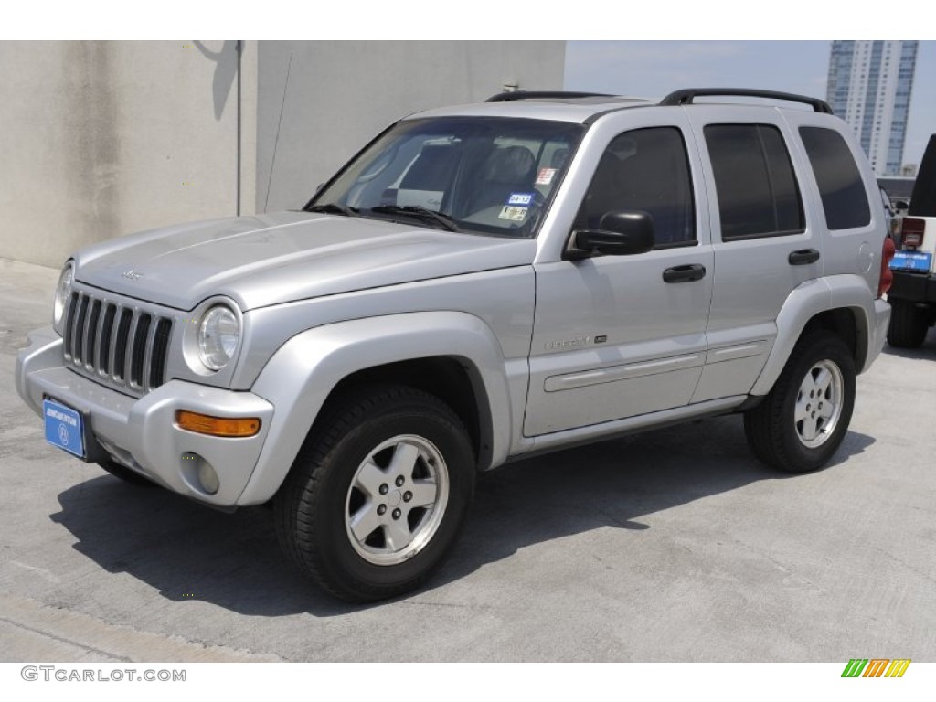 2002 Liberty Limited - Bright Silver Metallic / Taupe photo #3