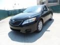 Black - Camry LE Photo No. 7