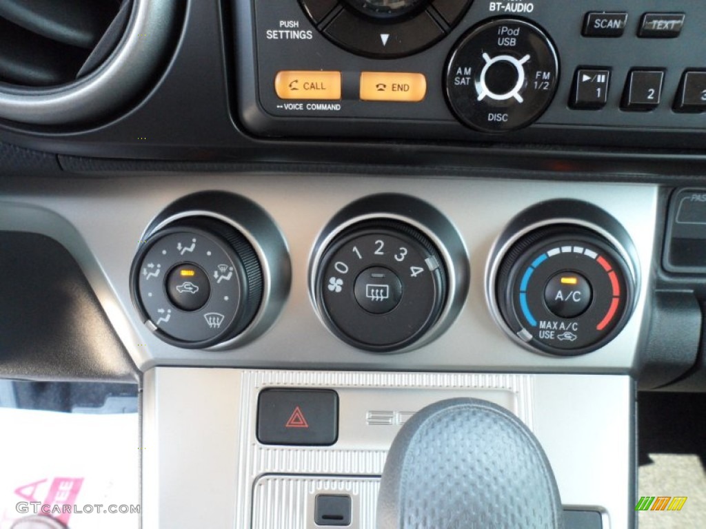 2012 Scion xB Standard xB Model Controls Photo #53109281