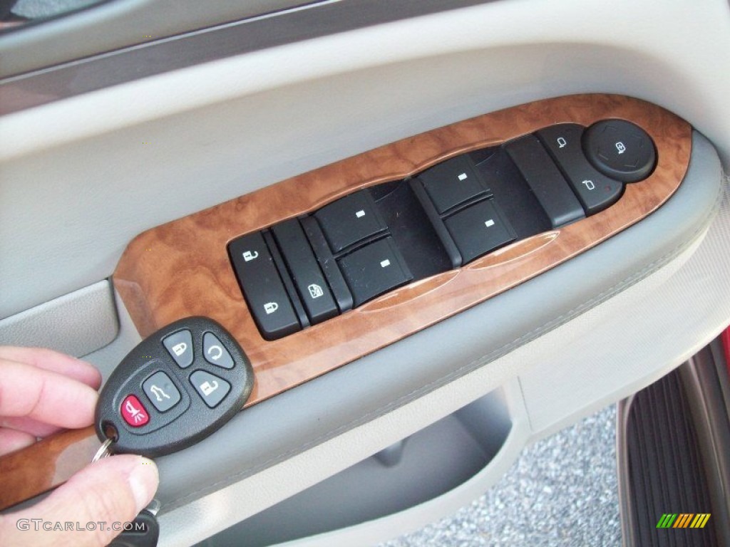 2012 Buick Enclave AWD Controls Photo #53110172