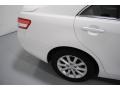Super White - Camry XLE Photo No. 9