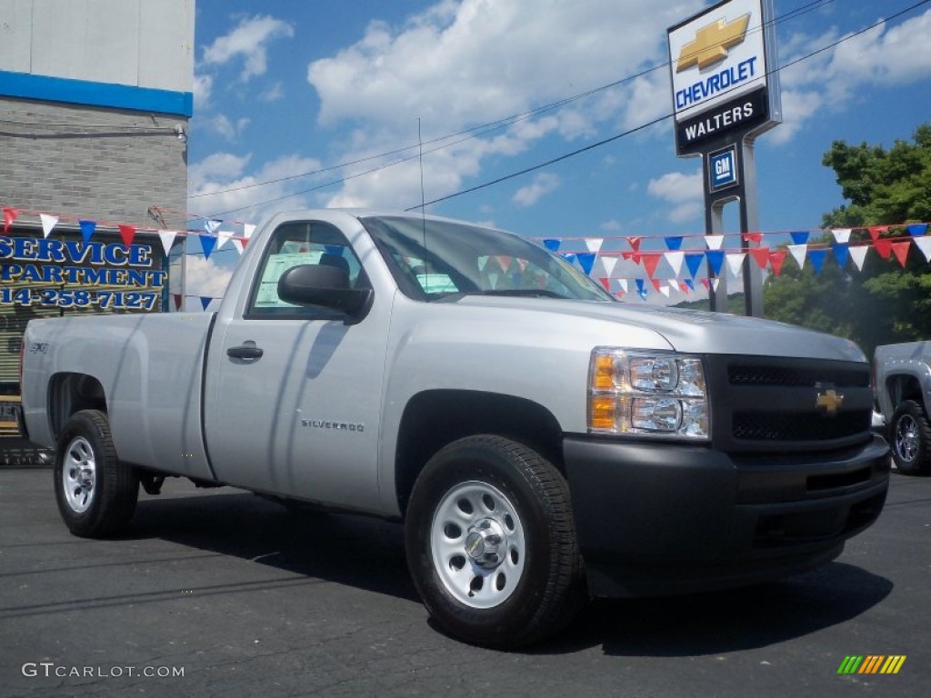 2011 Silverado 1500 Regular Cab 4x4 - Sheer Silver Metallic / Dark Titanium photo #3