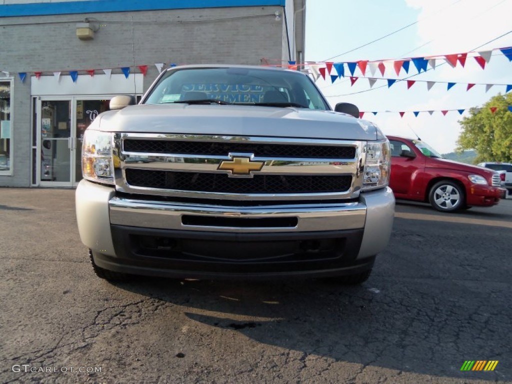 2011 Silverado 1500 LS Regular Cab 4x4 - Sheer Silver Metallic / Dark Titanium photo #3