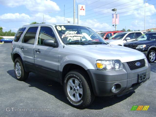 2006 Escape XLT V6 4WD - Silver Metallic / Medium/Dark Flint photo #7