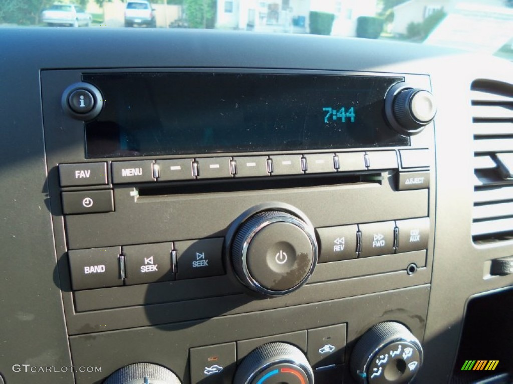 2011 Silverado 1500 LS Regular Cab 4x4 - Sheer Silver Metallic / Dark Titanium photo #27