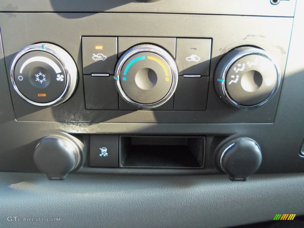 2011 Silverado 1500 LS Regular Cab 4x4 - Sheer Silver Metallic / Dark Titanium photo #28