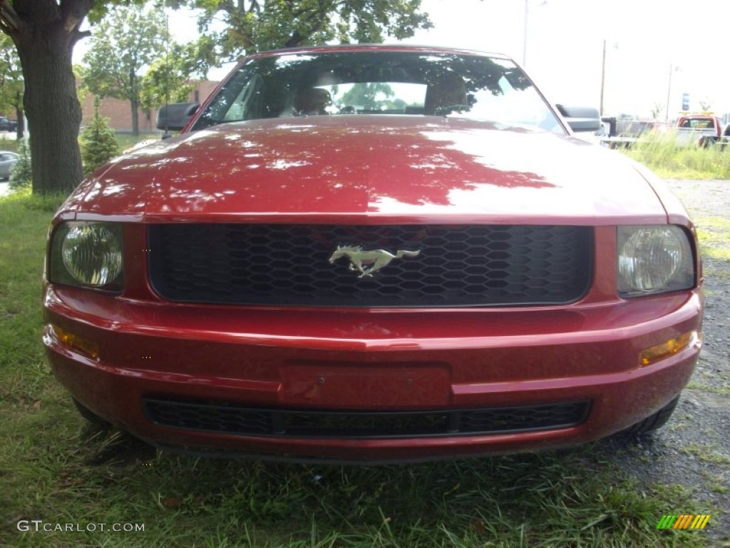 2005 Mustang V6 Premium Convertible - Redfire Metallic / Red Leather photo #4