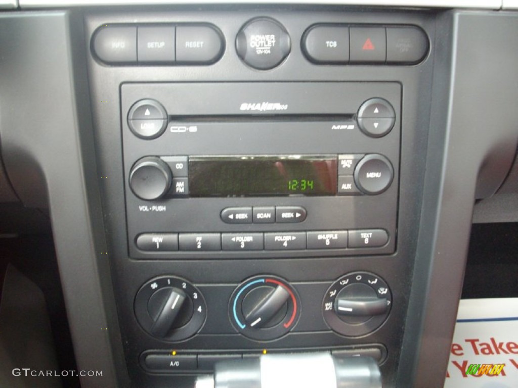 2005 Ford Mustang V6 Premium Convertible Audio System Photo #53121867