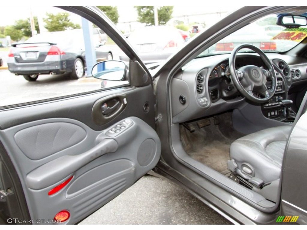 2002 Pontiac Bonneville SLE interior Photo #53122089