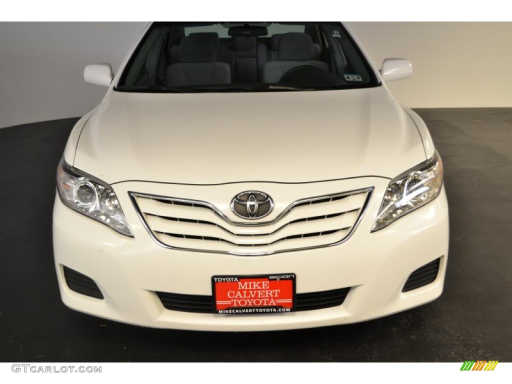 2010 Camry LE - Super White / Ash Gray photo #2