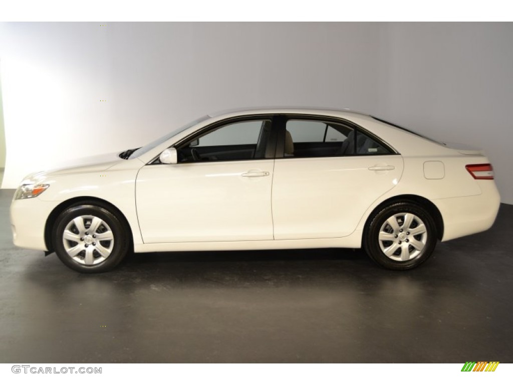 2010 Camry LE - Super White / Ash Gray photo #3