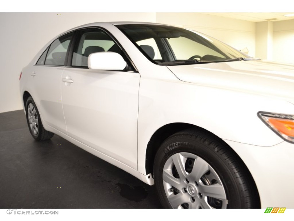 2010 Camry LE - Super White / Ash Gray photo #6