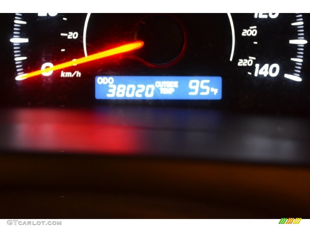 2010 Camry LE - Super White / Ash Gray photo #13