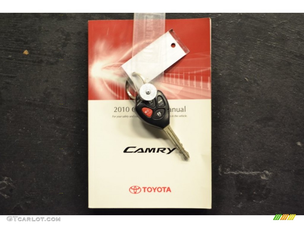 2010 Camry LE - Super White / Ash Gray photo #14