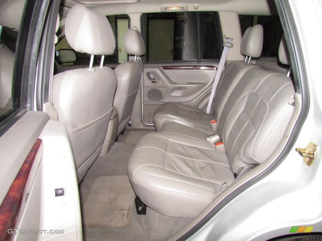 2004 Grand Cherokee Limited - Bright Silver Metallic / Taupe photo #11