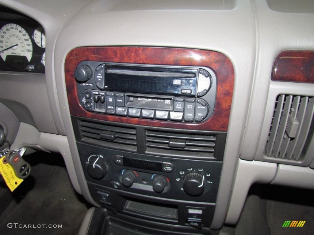 2004 Grand Cherokee Limited - Bright Silver Metallic / Taupe photo #15