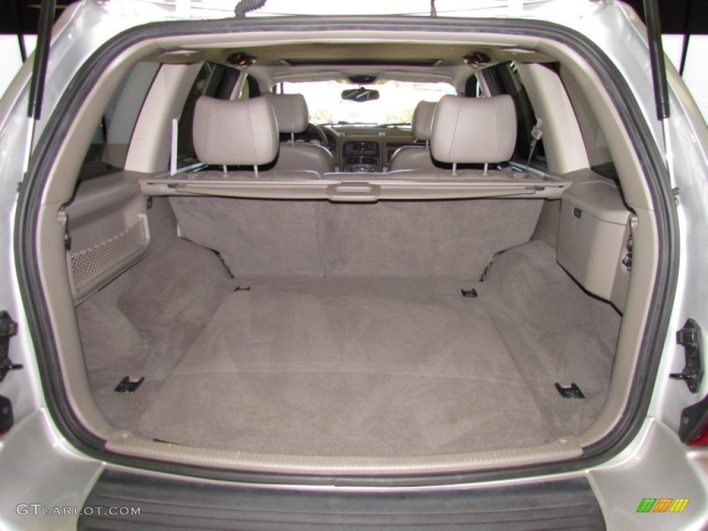2004 Grand Cherokee Limited - Bright Silver Metallic / Taupe photo #19