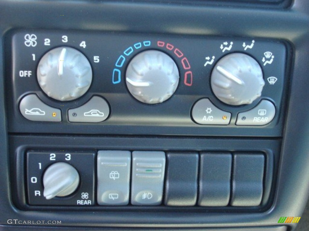2005 Pontiac Montana Standard Montana Model Controls Photos