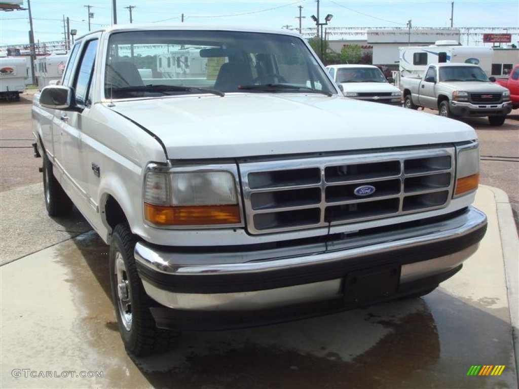 1995 F150 XLT Extended Cab 4x4 - Colonial White / Beige photo #4