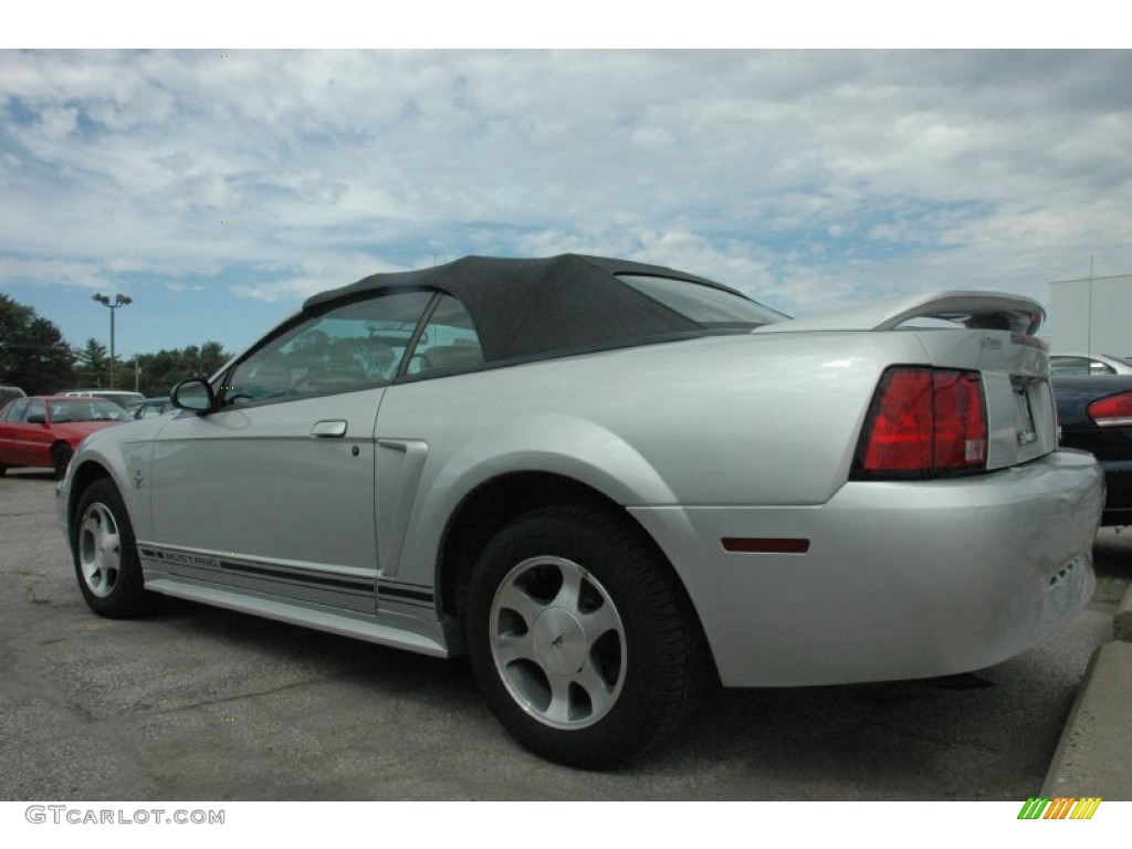 2000 Mustang V6 Convertible - Silver Metallic / Medium Graphite photo #4