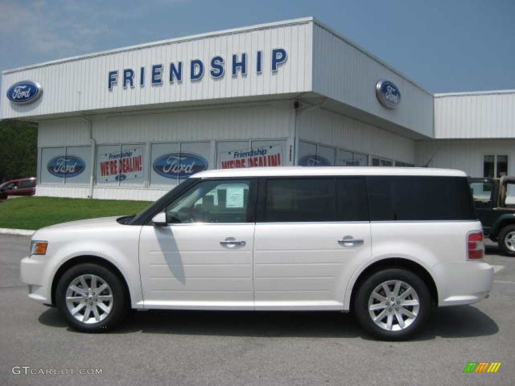 White Platinum Metallic Tri-Coat Ford Flex