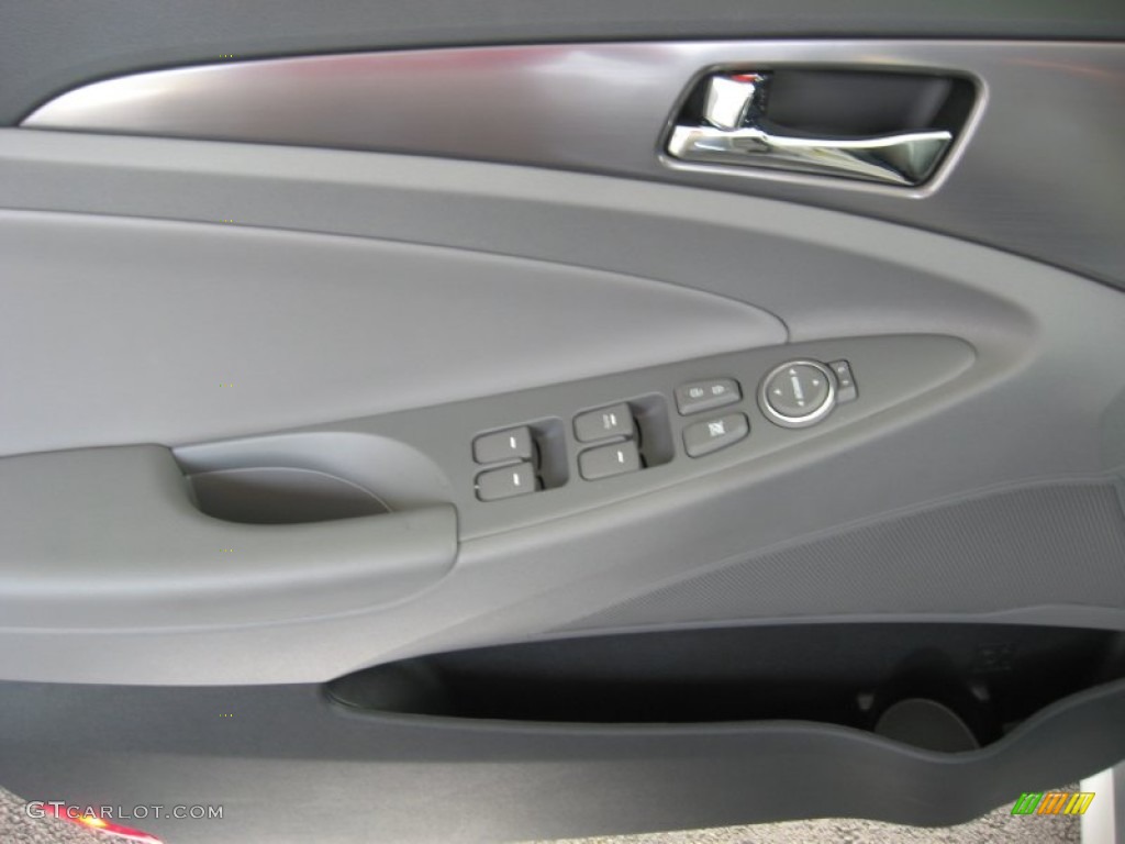 2011 Hyundai Sonata Hybrid Gray Door Panel Photo #53131012