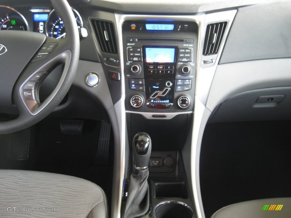2011 Hyundai Sonata Hybrid Controls Photo #53131141