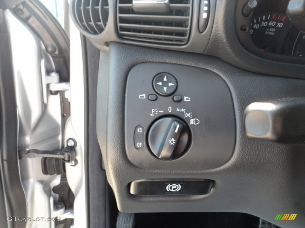 2004 Mercedes-Benz C 230 Kompressor Coupe Controls Photo #53132257