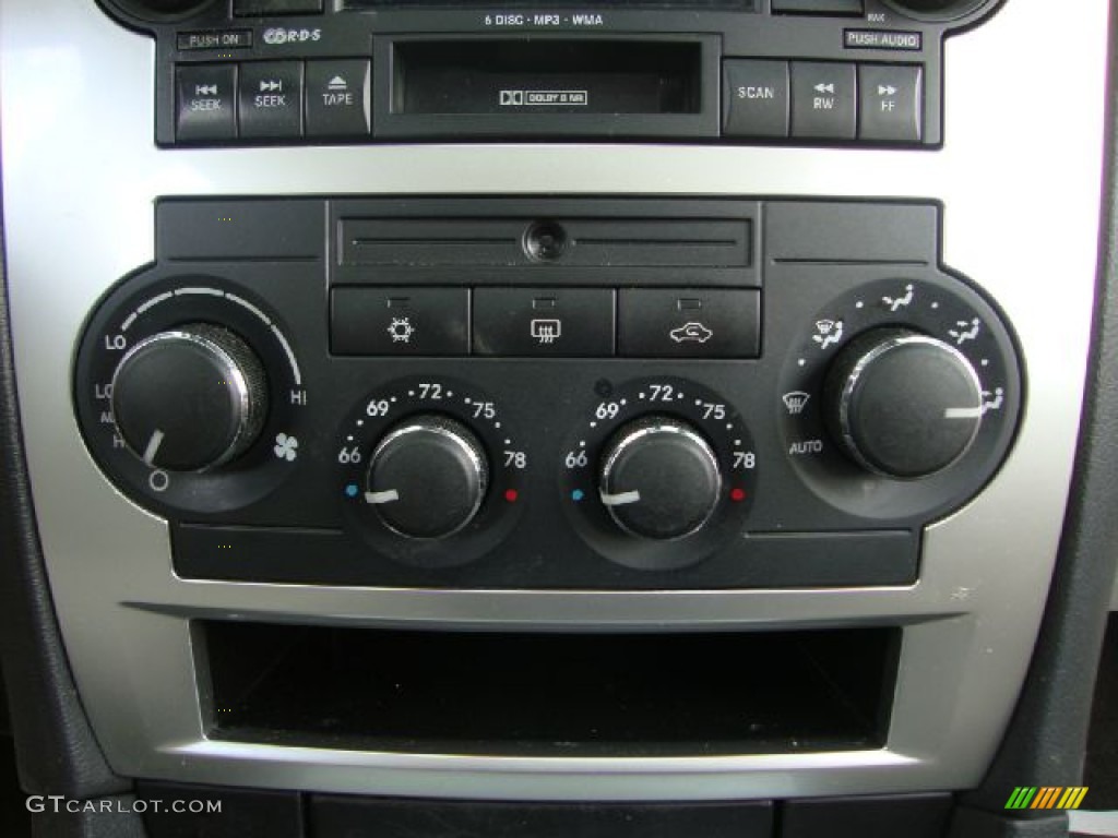 2006 Dodge Magnum R/T Controls Photo #53133337