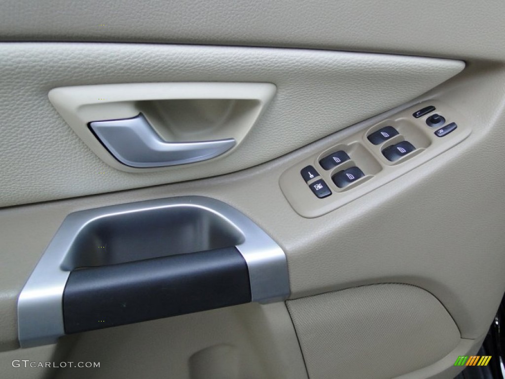 2010 Volvo XC90 3.2 Controls Photo #53135392