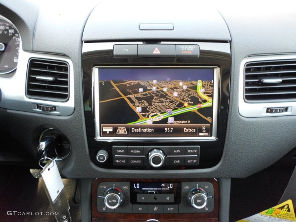 2012 Volkswagen Touareg VR6 FSI Lux 4XMotion Navigation Photo #53137153