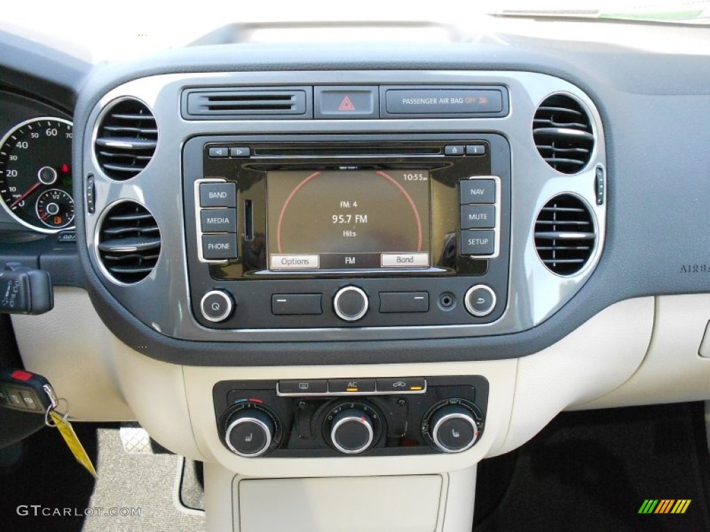 2012 Volkswagen Tiguan SE Controls Photo #53138334