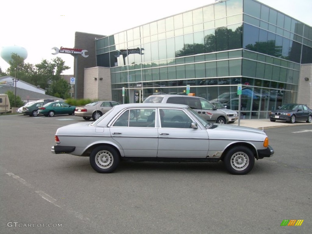 1983 E Class 300 D Sedan - Astro Silver Metallic / Blue photo #1