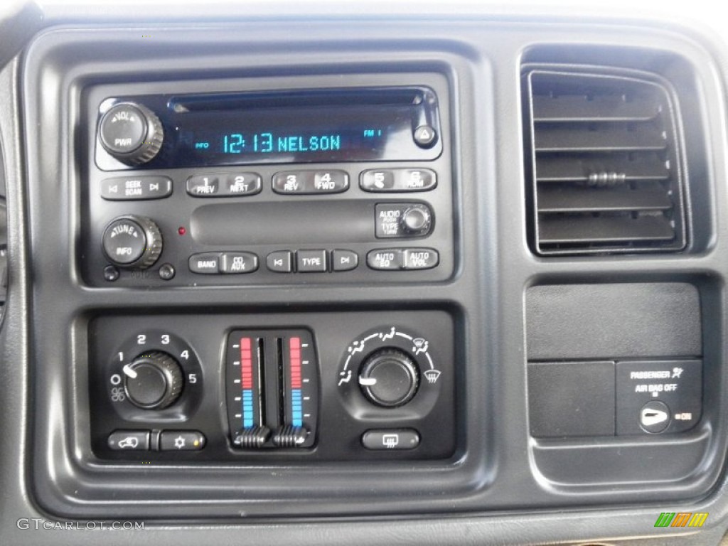 2005 GMC Sierra 2500HD SLE Regular Cab 4x4 Controls Photos